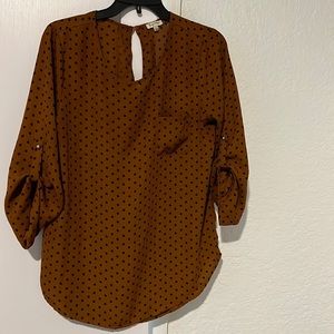 $5 with an bundle Brown and black blouse size L